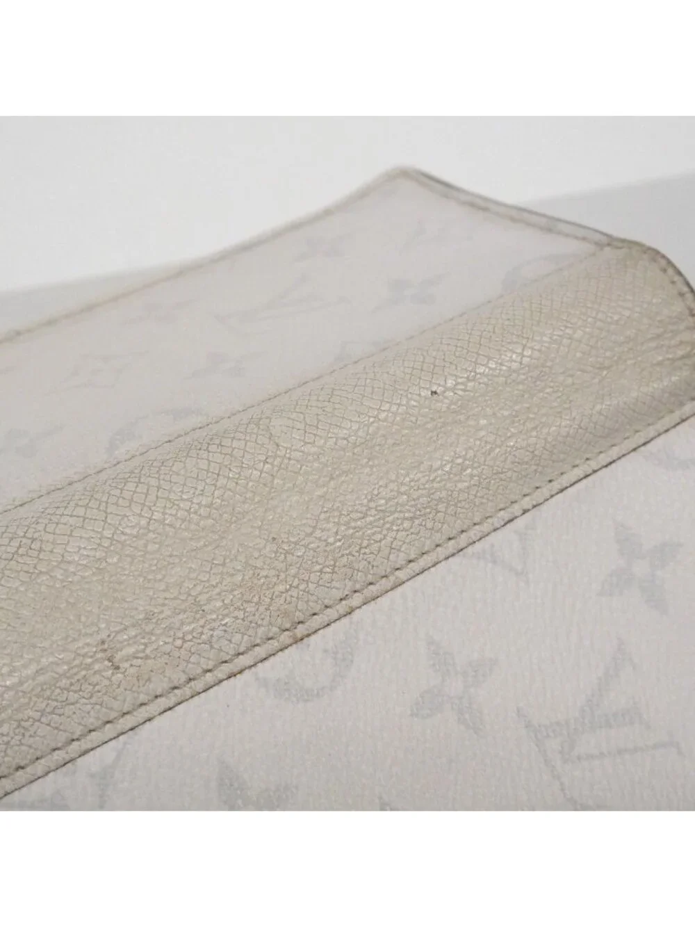 Louis Vuitton Wallet Taigarama Portefeuille Brazza Blanc